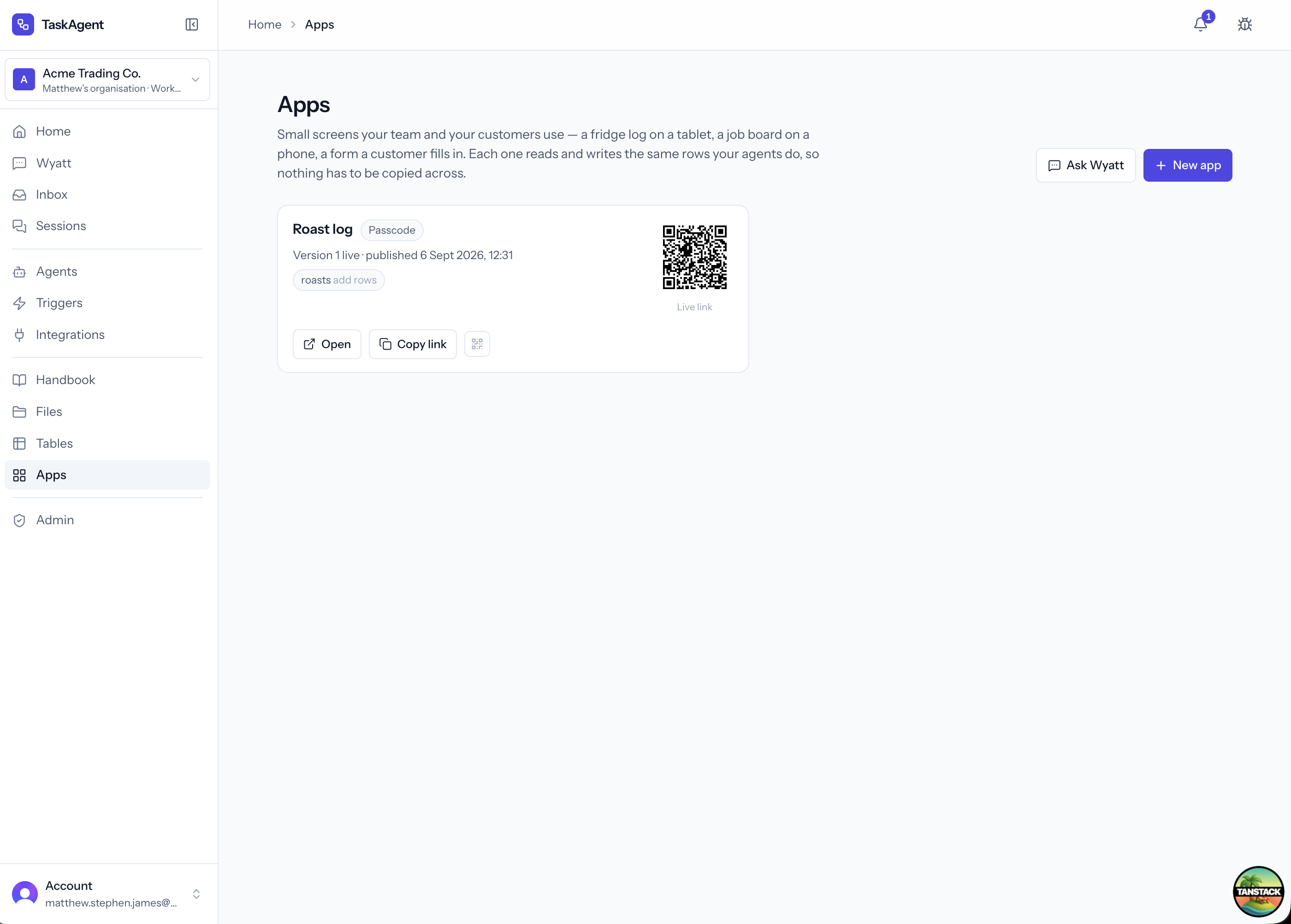 The Apps page listing the Roast log app with its QR code